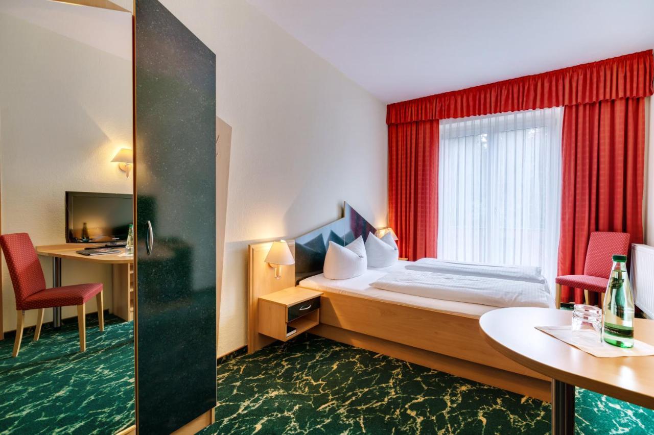 Waldhotel Vogtland Клингентал Екстериор снимка