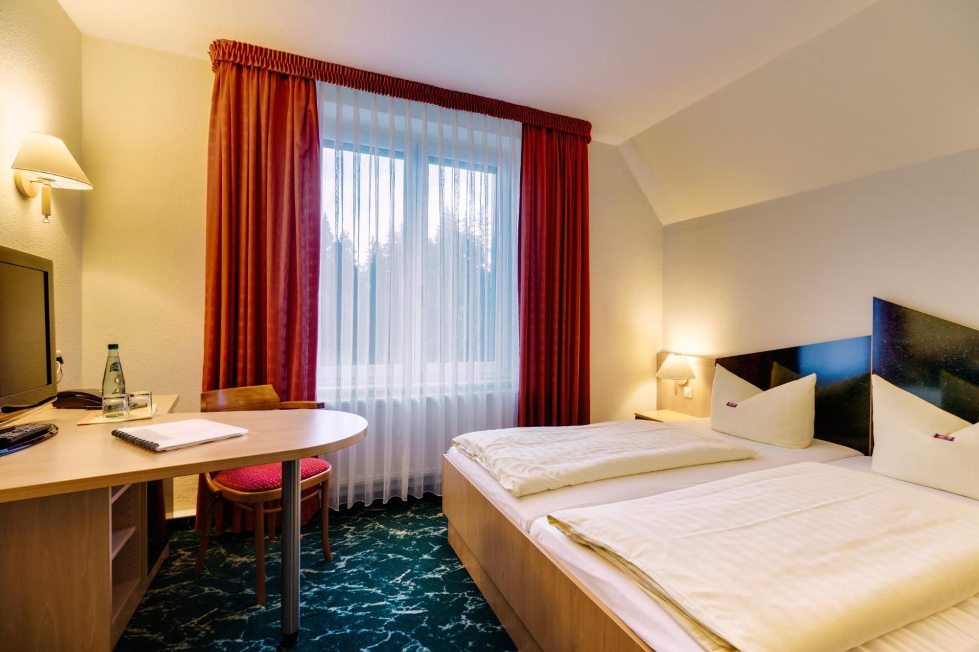 Waldhotel Vogtland Клингентал Екстериор снимка