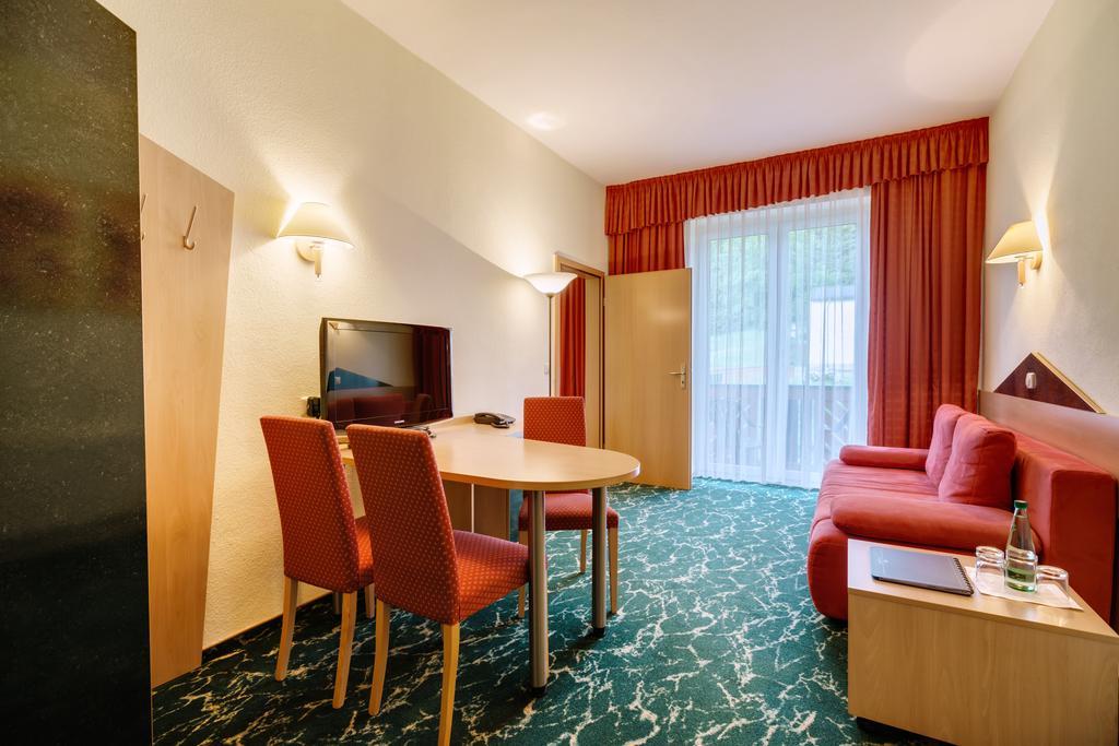 Waldhotel Vogtland Клингентал Екстериор снимка